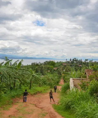 Bike auf abenteuerlichen Wegen um den Kivu-See